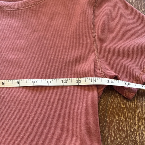 Vuori ribbed knit tee shirt - Picture 6 of 6